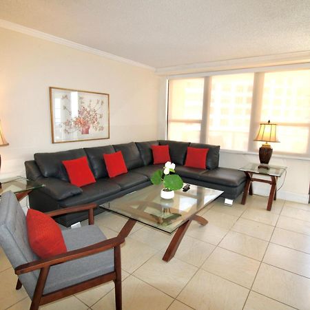 Alexander 1211 Beachfront Condo With Direct Beach Access, 2 Pools, Sauna, Gym ميامي بيتش المظهر الخارجي الصورة