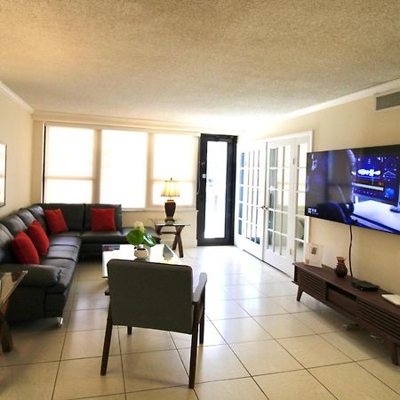 Alexander 1211 Beachfront Condo With Direct Beach Access, 2 Pools, Sauna, Gym ميامي بيتش المظهر الخارجي الصورة