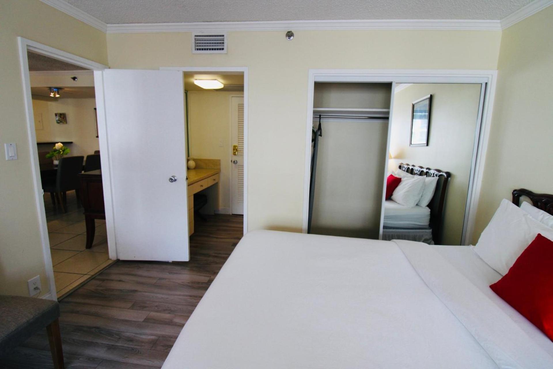 Alexander 1211 Beachfront Condo With Direct Beach Access, 2 Pools, Sauna, Gym ميامي بيتش المظهر الخارجي الصورة