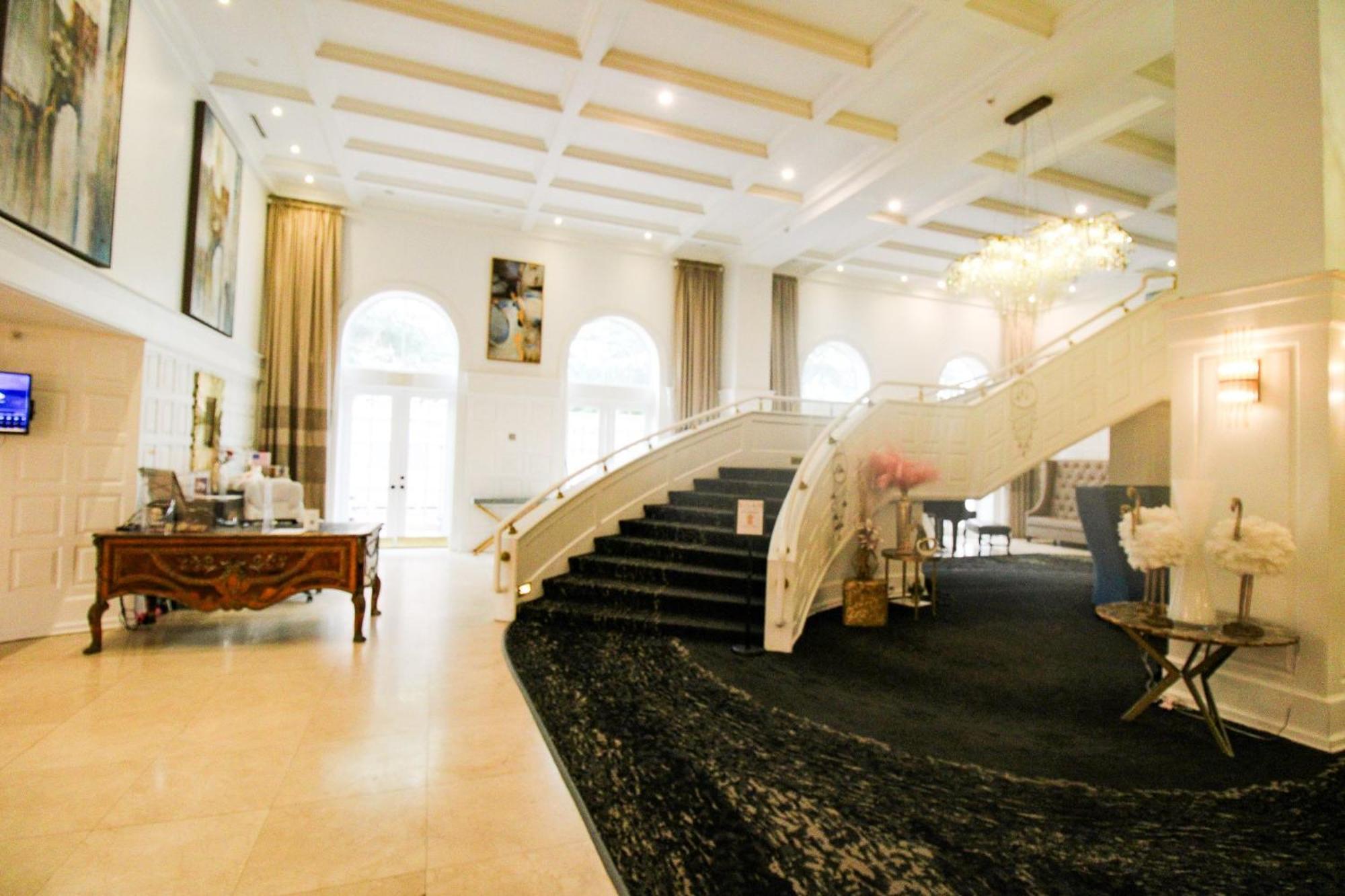 Alexander 1211 Beachfront Condo With Direct Beach Access, 2 Pools, Sauna, Gym ميامي بيتش المظهر الخارجي الصورة