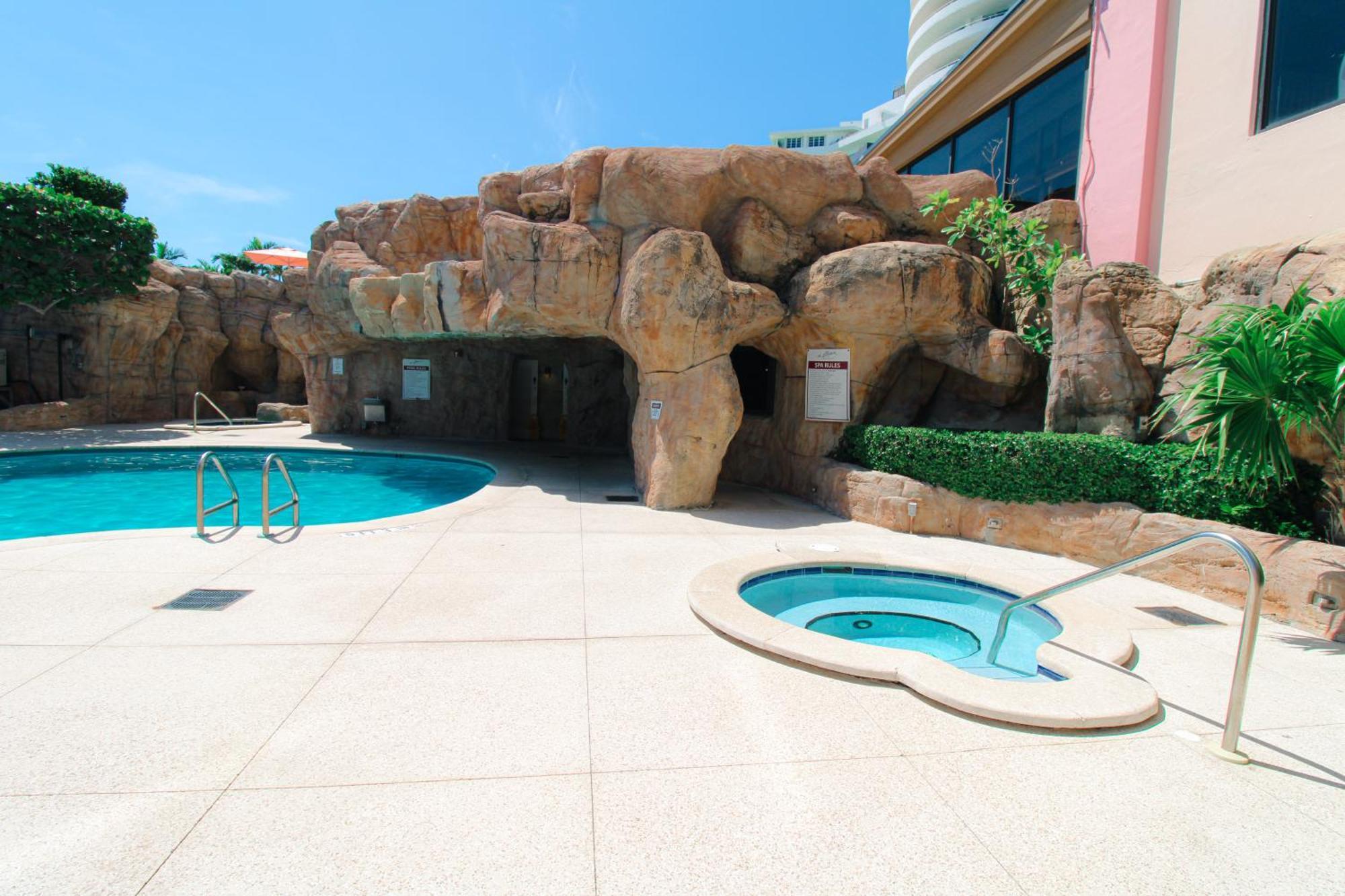 Alexander 1211 Beachfront Condo With Direct Beach Access, 2 Pools, Sauna, Gym ميامي بيتش المظهر الخارجي الصورة